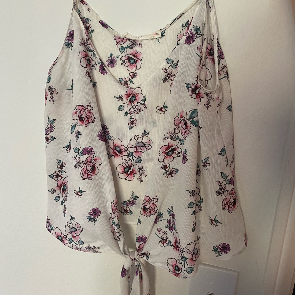 Spaghetti strap cropped shirt